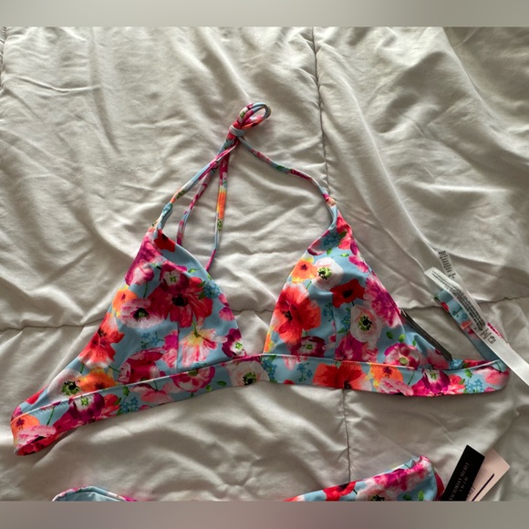 Victoria’s Secret Size M Bikini Top - Picture 1 of 2